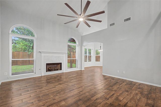 10913 Sycamore Drive N, La Porte, TX 77571
