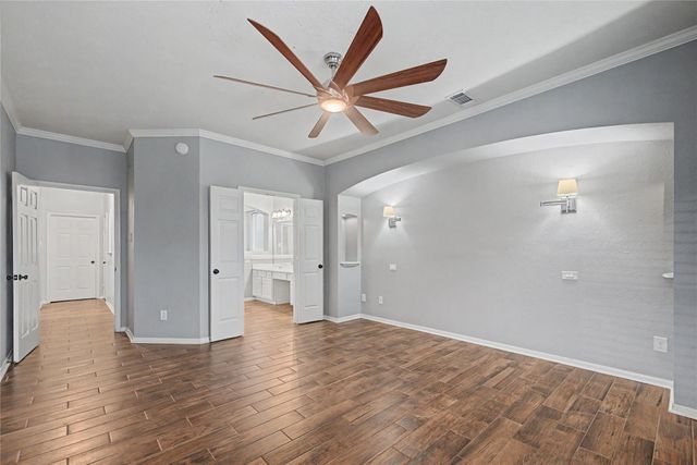 10913 Sycamore Drive N, La Porte, TX 77571