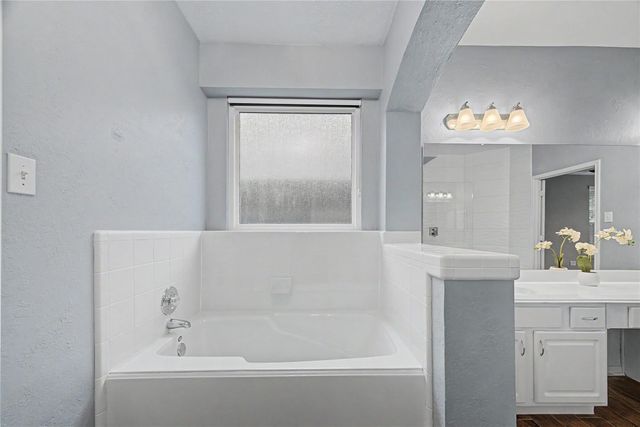10913 Sycamore Drive N, La Porte, TX 77571