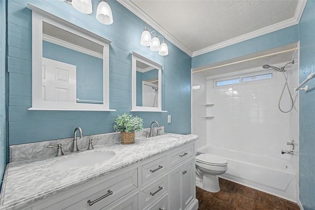 10913 Sycamore Drive N, La Porte, TX 77571