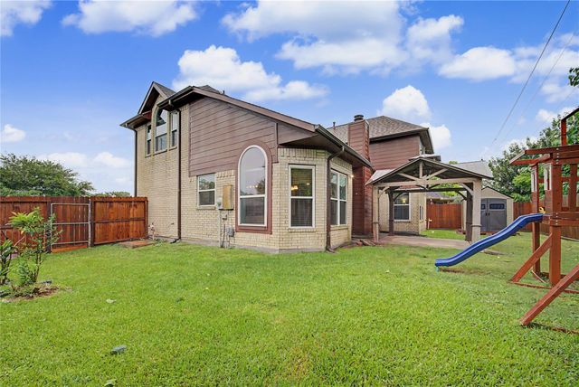 10913 Sycamore Drive N, La Porte, TX 77571