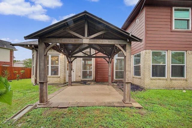 10913 Sycamore Drive N, La Porte, TX 77571