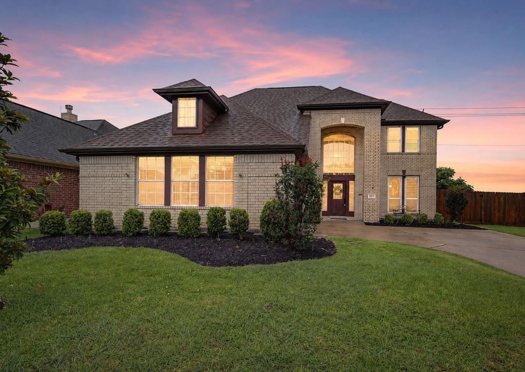 10913 Sycamore Drive N, La Porte, TX 77571