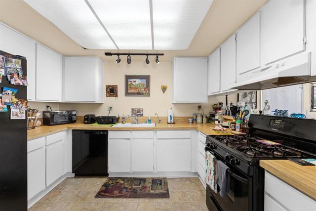 6921 Quail Place E, Carlsbad, CA 92009