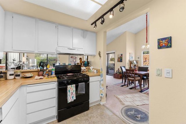6921 Quail Place E, Carlsbad, CA 92009