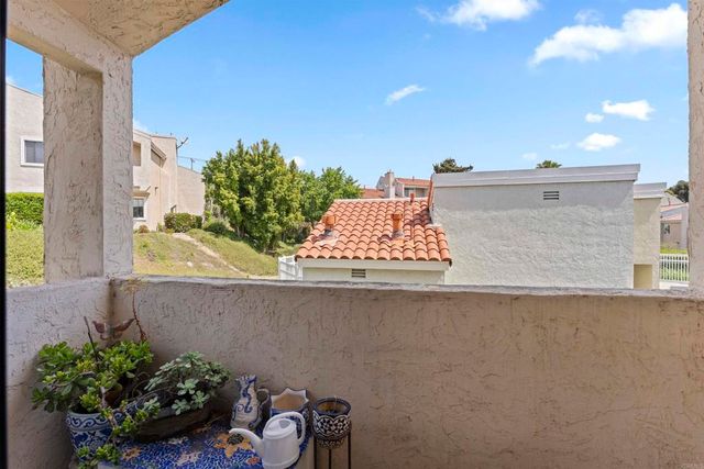6921 Quail Place E, Carlsbad, CA 92009