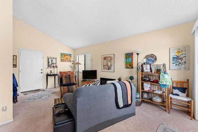 6921 Quail Place E, Carlsbad, CA 92009
