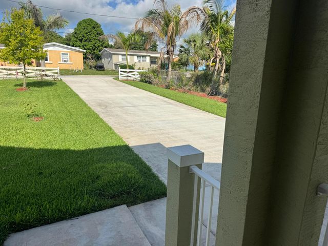 10171 SE Williams Drive, Hobe Sound, FL 33455