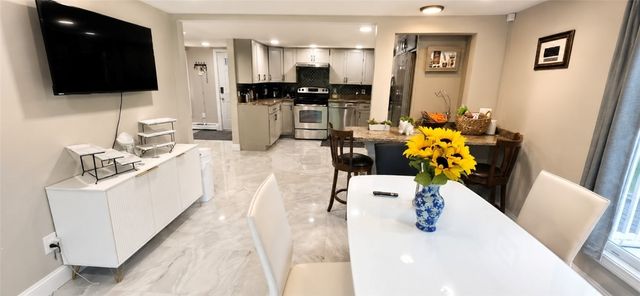 424 Buxton Street, North Smithfield, RI 02896