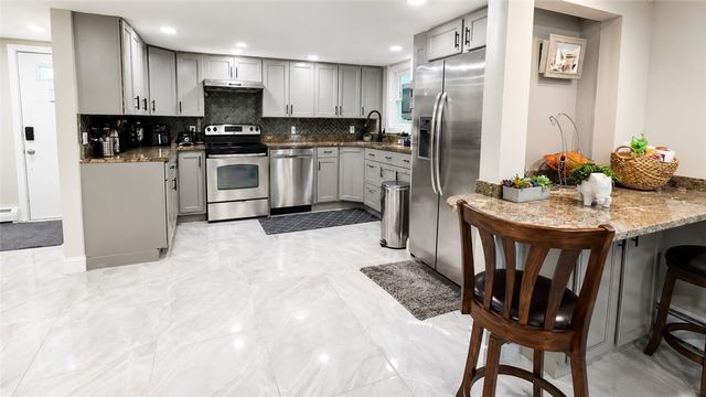424 Buxton Street, North Smithfield, RI 02896