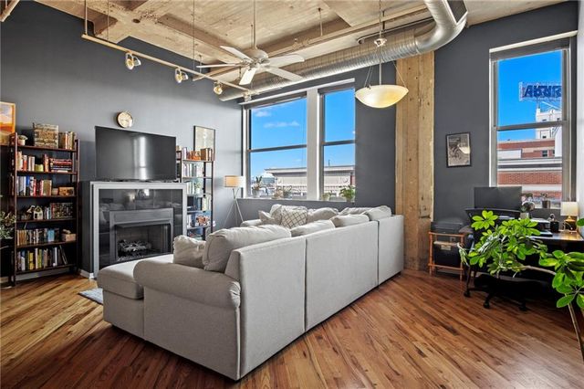 2107 Grand Boulevard 603, Kansas City, MO 64108