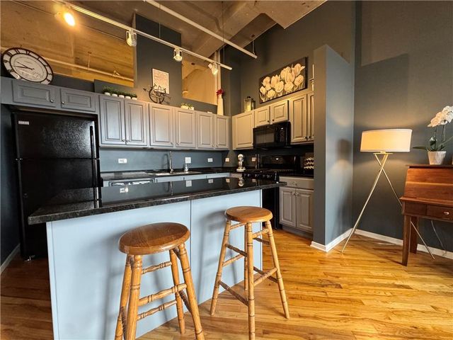2107 Grand Boulevard 603, Kansas City, MO 64108