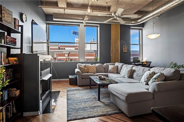 2107 Grand Boulevard 603, Kansas City, MO 64108