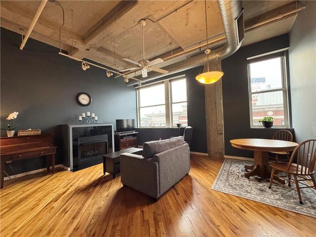 2107 Grand Boulevard 603, Kansas City, MO 64108