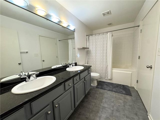 2107 Grand Boulevard 603, Kansas City, MO 64108