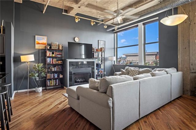 2107 Grand Boulevard 603, Kansas City, MO 64108