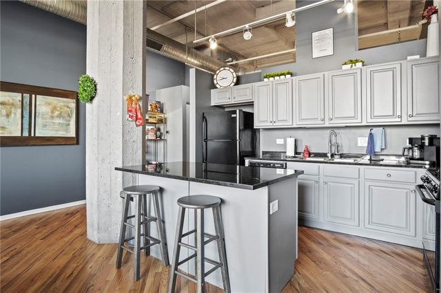 2107 Grand Boulevard 603, Kansas City, MO 64108