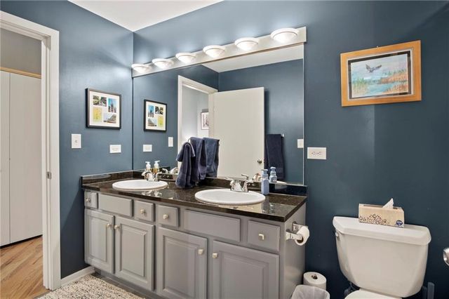 2107 Grand Boulevard 603, Kansas City, MO 64108