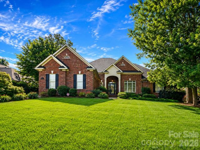 526 Ballymote Court, Matthews, NC 28104