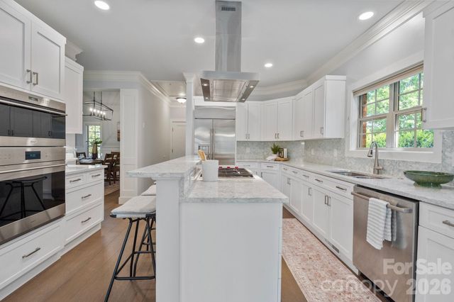 526 Ballymote Court, Matthews, NC 28104