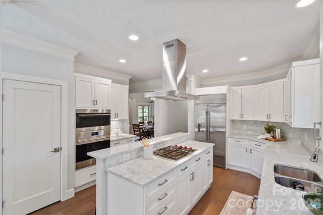 526 Ballymote Court, Matthews, NC 28104