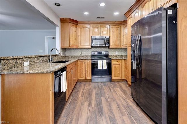 345 Manning LN, Hampton, VA 23666