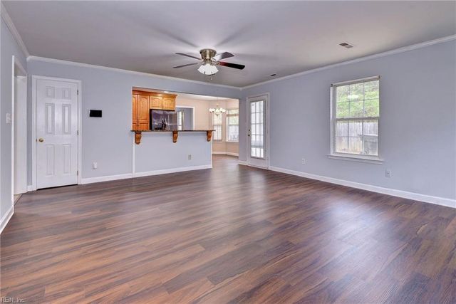 345 Manning LN, Hampton, VA 23666