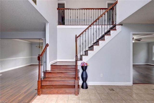 345 Manning LN, Hampton, VA 23666