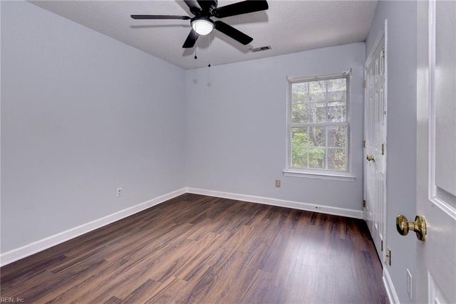345 Manning LN, Hampton, VA 23666