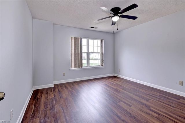 345 Manning LN, Hampton, VA 23666