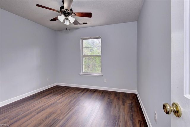 345 Manning LN, Hampton, VA 23666