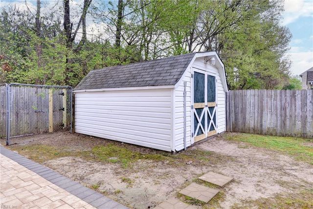 345 Manning LN, Hampton, VA 23666
