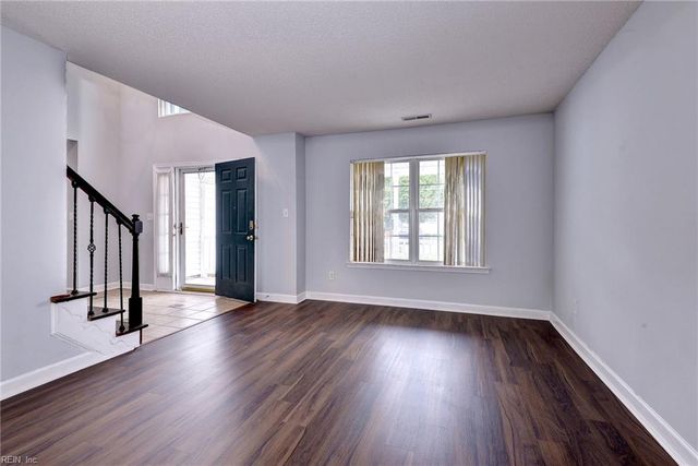 345 Manning LN, Hampton, VA 23666