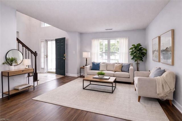 345 Manning LN, Hampton, VA 23666