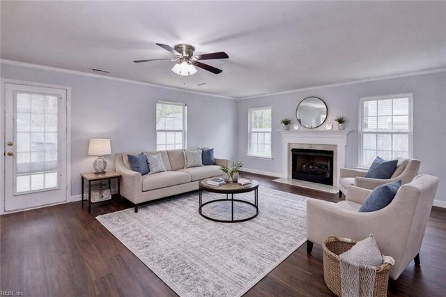 345 Manning LN, Hampton, VA 23666