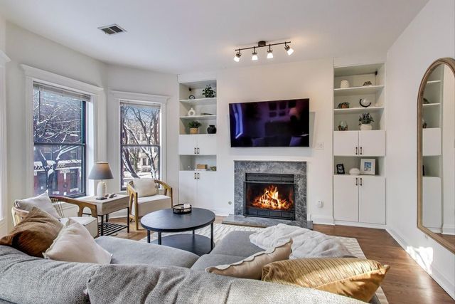 948 W Sheridan Road 2D, Chicago, IL 60613