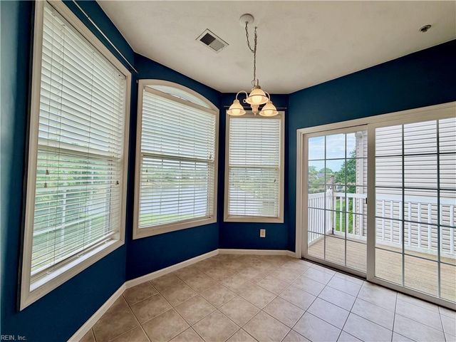 1087 Grand Oak LN, Virginia Beach, VA 23455