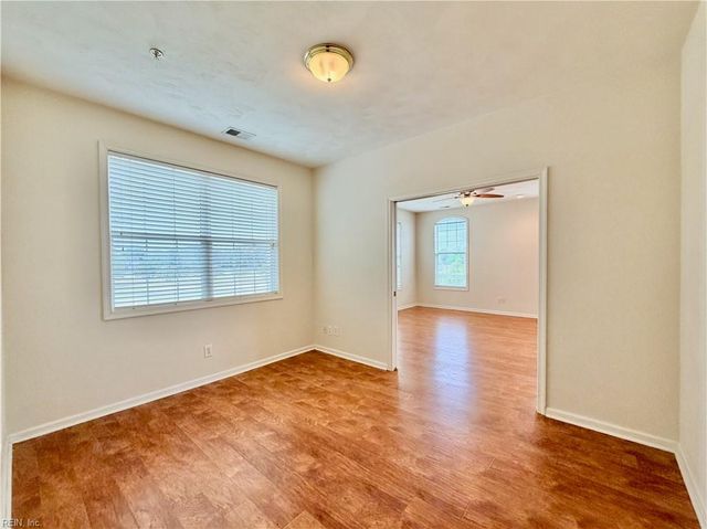 1087 Grand Oak LN, Virginia Beach, VA 23455