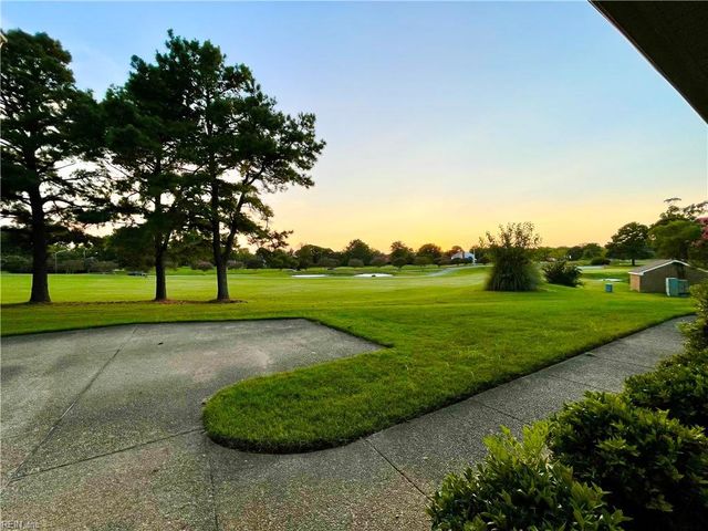 1087 Grand Oak LN, Virginia Beach, VA 23455