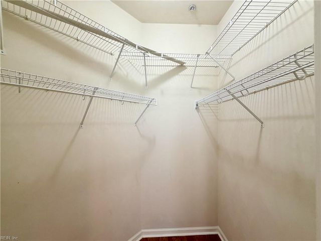 1087 Grand Oak LN, Virginia Beach, VA 23455