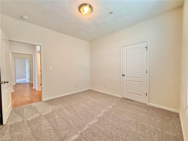 1087 Grand Oak LN, Virginia Beach, VA 23455