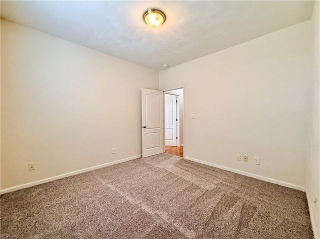 1087 Grand Oak LN, Virginia Beach, VA 23455