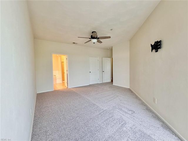 1087 Grand Oak LN, Virginia Beach, VA 23455