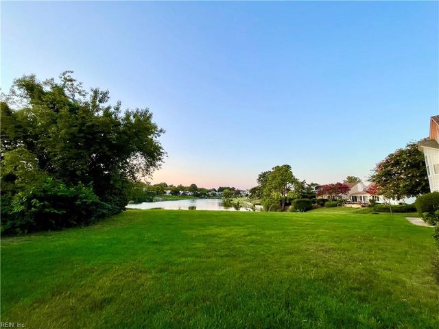 1087 Grand Oak LN, Virginia Beach, VA 23455