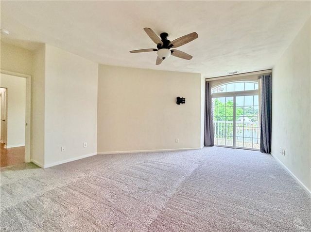 1087 Grand Oak LN, Virginia Beach, VA 23455