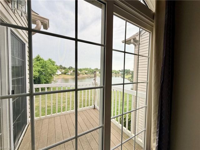 1087 Grand Oak LN, Virginia Beach, VA 23455