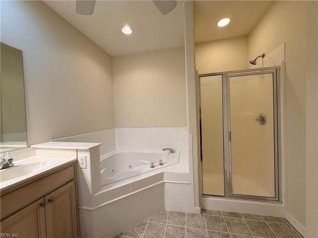 1087 Grand Oak LN, Virginia Beach, VA 23455