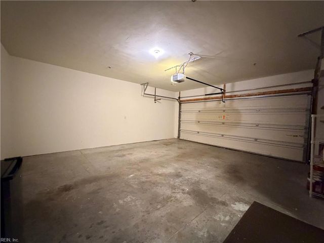 1087 Grand Oak LN, Virginia Beach, VA 23455