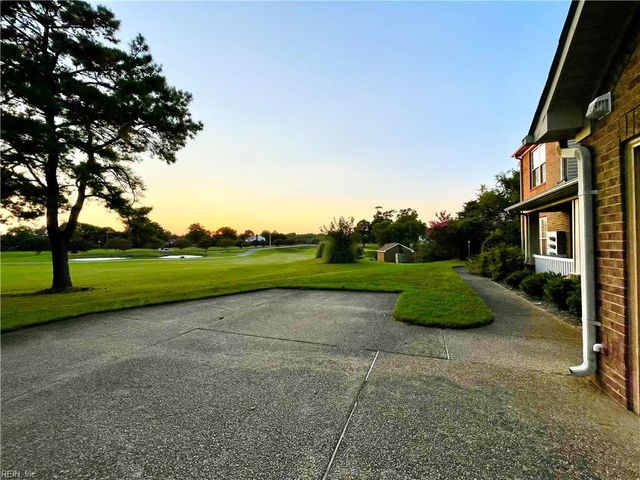 1087 Grand Oak LN, Virginia Beach, VA 23455