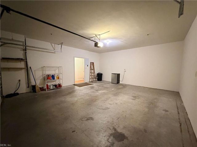 1087 Grand Oak LN, Virginia Beach, VA 23455